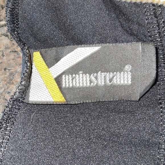 Mainstream Black Textured Slimming One Piece Swimsuit - Picture 4 of 7